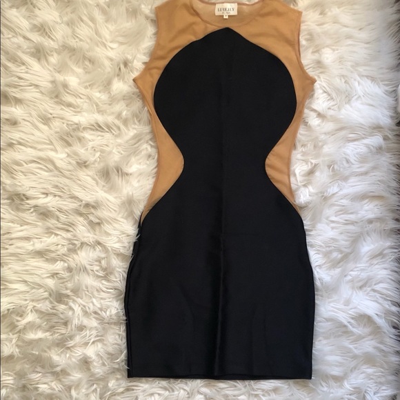 Lurelly Dress - Picture 1 of 3